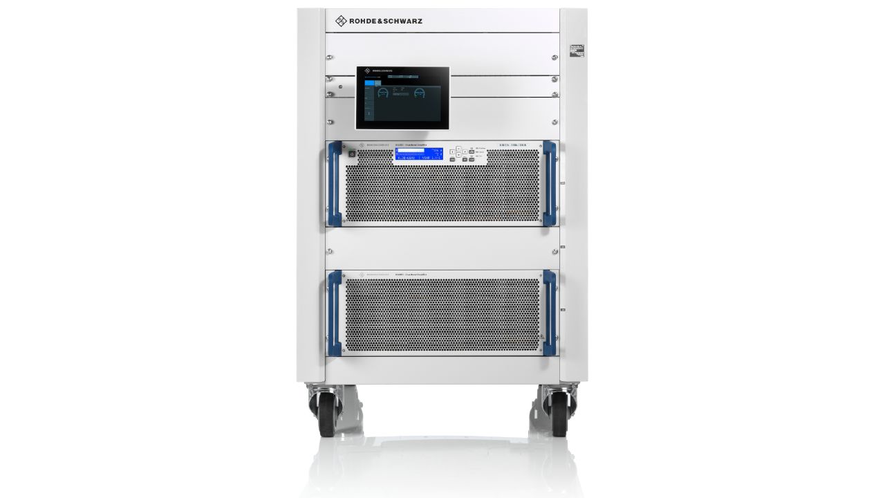 R&S®BBA300 寬頻放大器（380 MHz – 18 GHz，15 W – 1 kW） 角度 2