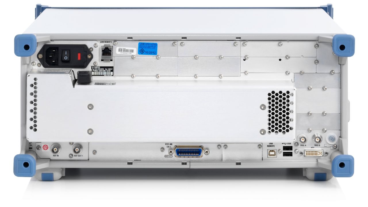 R&SCMW270 無線連線測試儀（Bluetooth LE/BR/EDR、WLAN 訊號測試） 角度 3