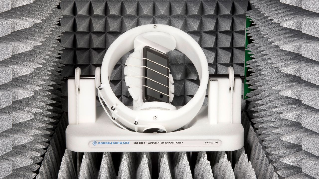 R&SDST200 RF 診斷暗室（400 MHz – 18 GHz，>110 dB 屏蔽） 角度 3