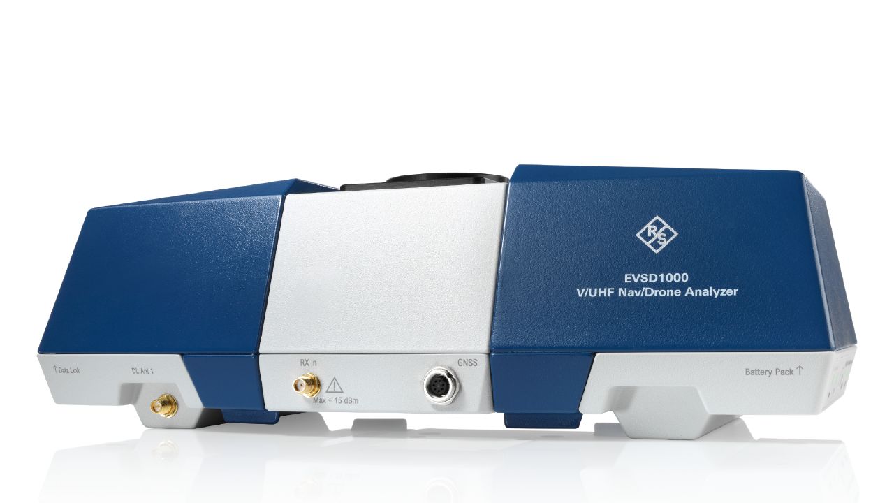 R&SEVSD1000 VHF / UHF 航空導航與無人機 (UAV) 機載分析儀（70 – 410 MHz） 角度 3