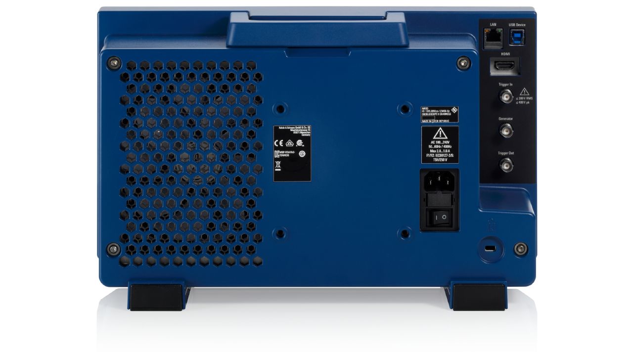 R&SMXO 3 系列 緊湊型 4/8 通道高效能示波器（12-bit ADC） 角度 2
