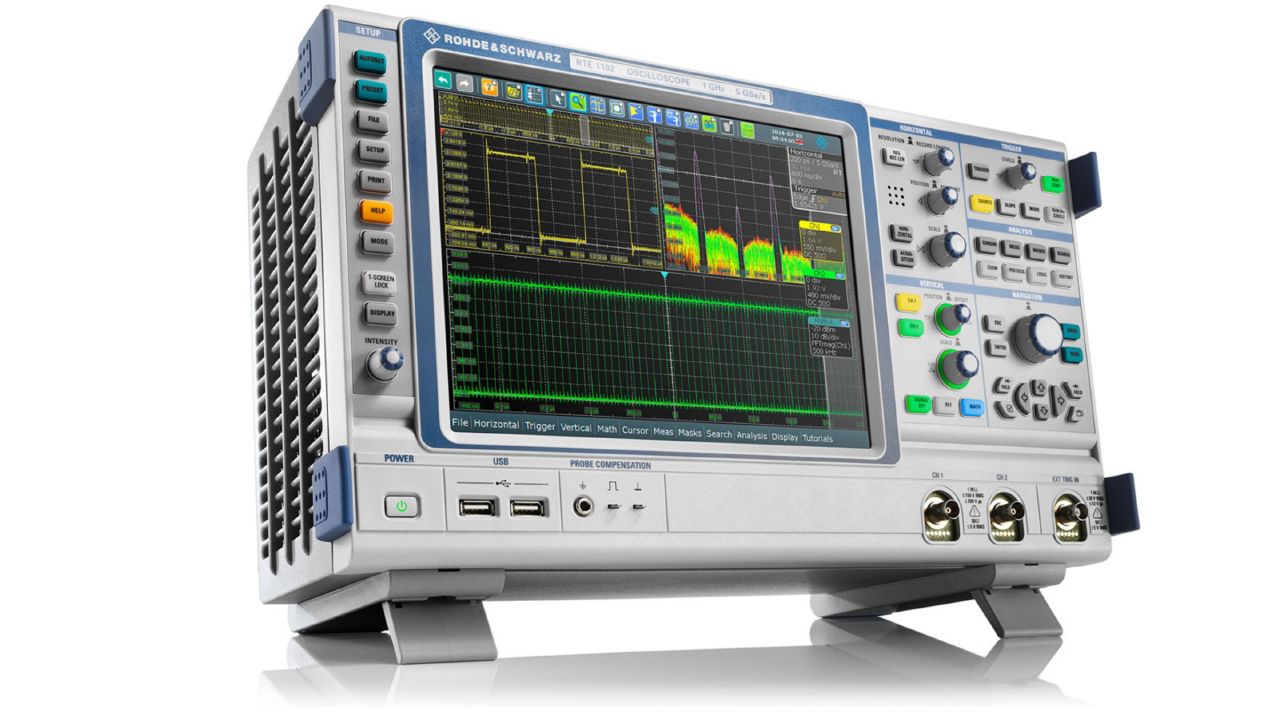 R&S®RTE1000 系列 中階桌上型示波器（200 MHz – 2 GHz） 角度 2