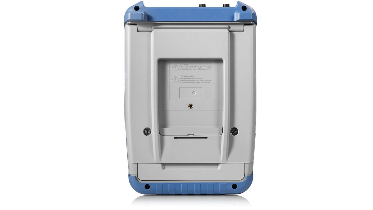 R&S®Scope Rider RTH 手持式示波器（5 GS/s，CAT IV 600 V 安規） 角度 4